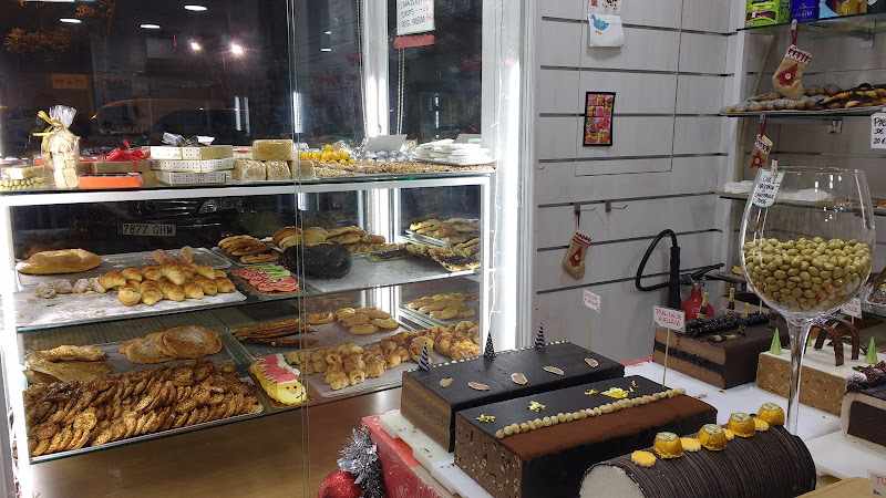 Fotografia tomada fuera de Horno De Repostería Ismael - Panadería en Zaragoza, Zaragoza