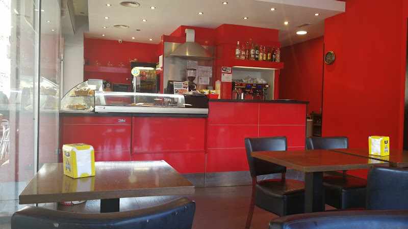 Fotografia tomada fuera de Baguette - Panadería en Vilanova i la Geltrú, Barcelona