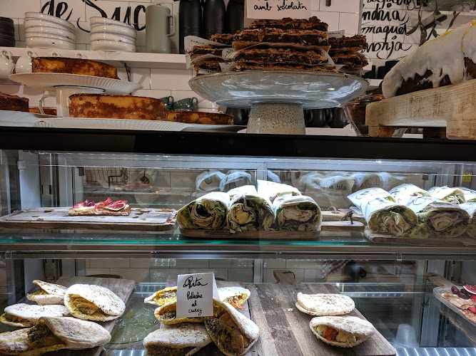 Fotografia tomada fuera de Dolç i Salat - cafeterías en Vilanova i la Geltrú, Barcelona