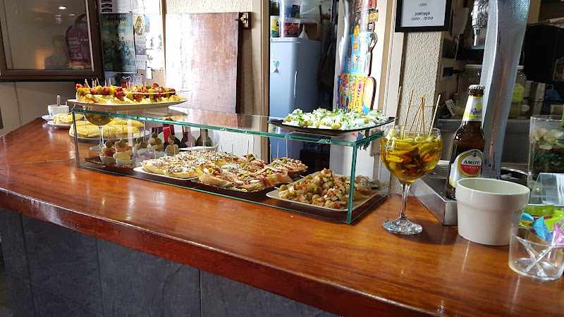 Fotografia tomada fuera de MERCAPEREDA - bares en Quintana Martín Galíndez, Burgos