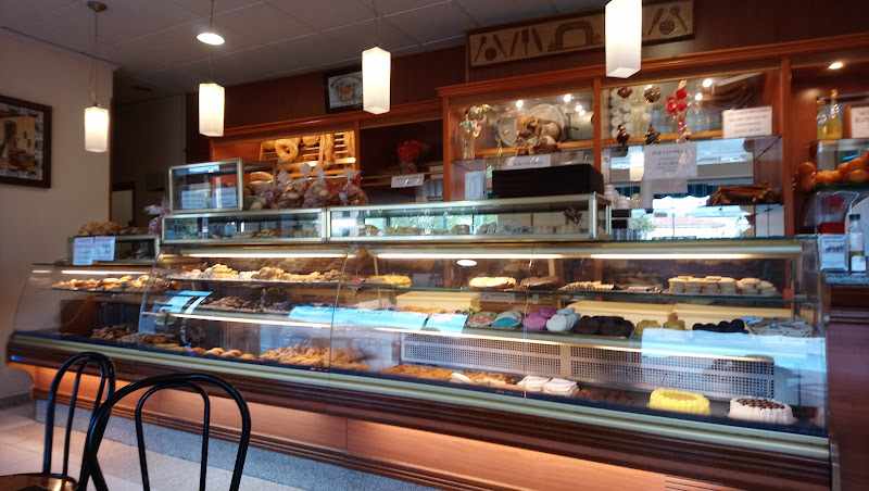 Fotografia tomada fuera de Panadería-Cafetería-Pastelería Hernández - Panadería en Guadarrama, Madrid