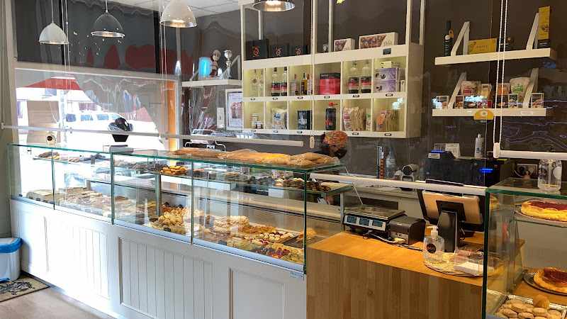 Fotografia tomada fuera de Obrador Joaquin Gonzalez - Pastelería en Campo Real, Madrid