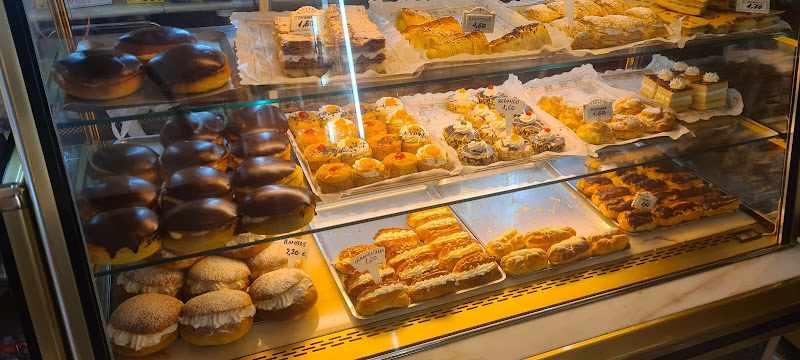 Fotografia tomada fuera de Pastelería Álvarez - Pastelería en Arévalo, Ávila