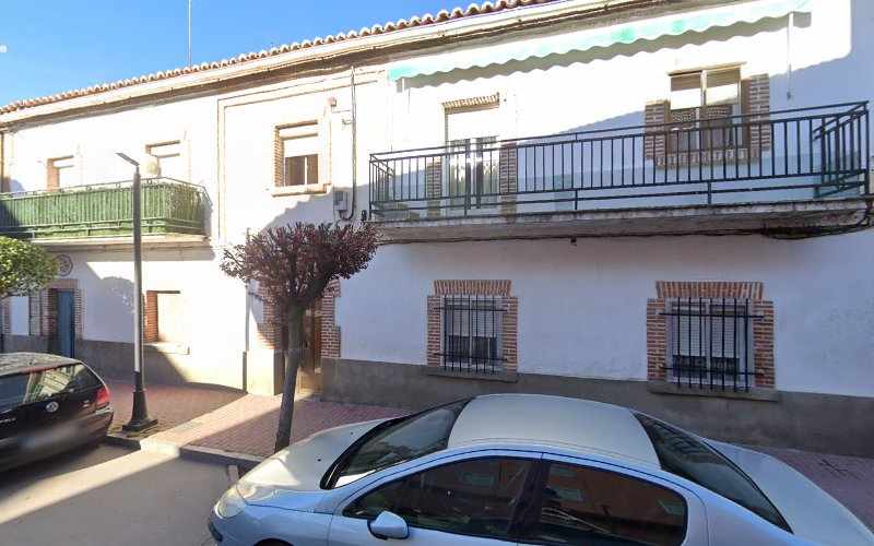 Fotografia tomada fuera de Pan y Pastel Los Rubios - Panadería en Arévalo, Ávila