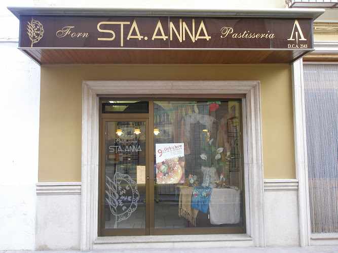 Fotografia tomada fuera de Forn Santa Anna - Pastelería en Casinos, Valencia