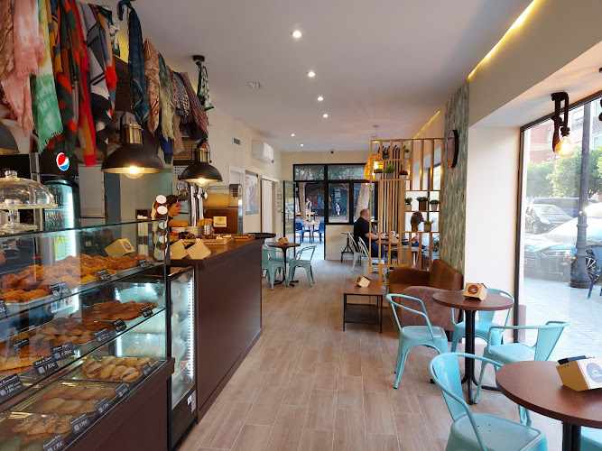 Fotografia tomada fuera de Pan de Café - cafeterías en Valencia, Valencia