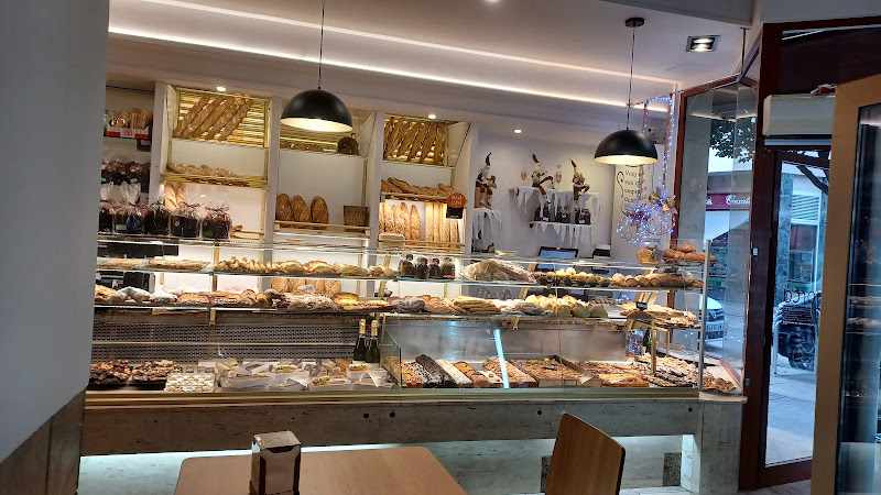 Fotografia tomada fuera de Horno de Pan Jorca - Forn de pa en Amposta, Tarragona