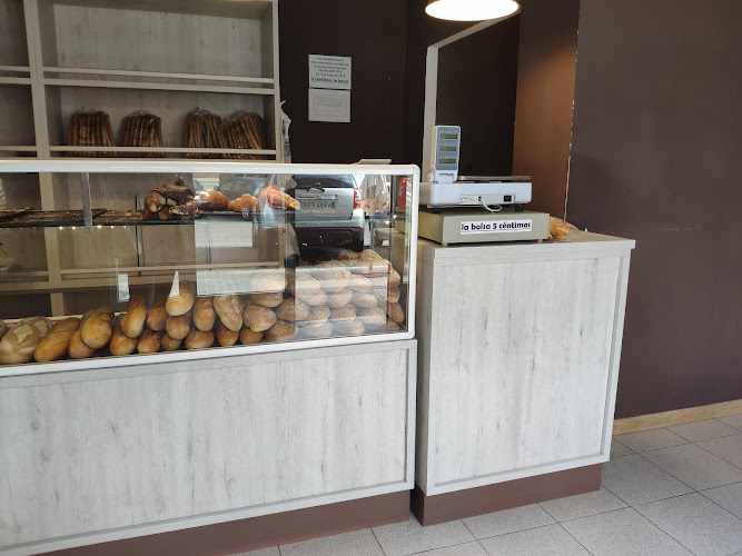 Fotografia tomada fuera de Panadería Bollería Cuadrado - Panadería en Almería, Almería