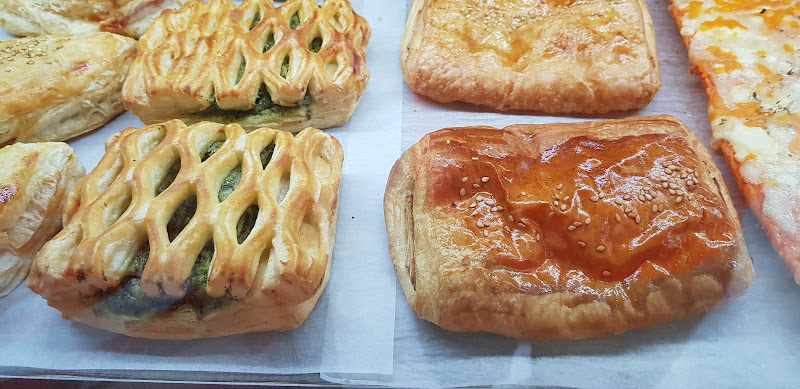 Fotografia tomada fuera de MEDITERRANEO 24 Horas - Tienda de alimentación en Almería, Almería