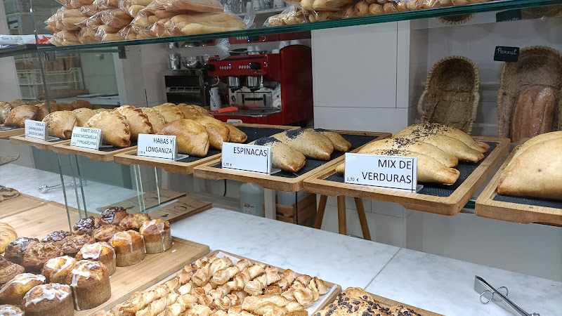 Fotografia tomada fuera de Horno Pastelería Almenar - Pastelería en Valencia, Valencia