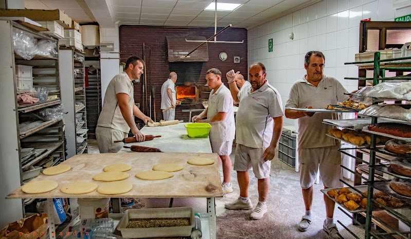 Fotografia tomada fuera de Panadería Horno de Julio - Panadería en Almansa, Albacete