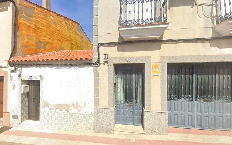 Fotografia tomada fuera de Panadería Julián González Montero - Panadería en Oliva de Mérida, Badajoz