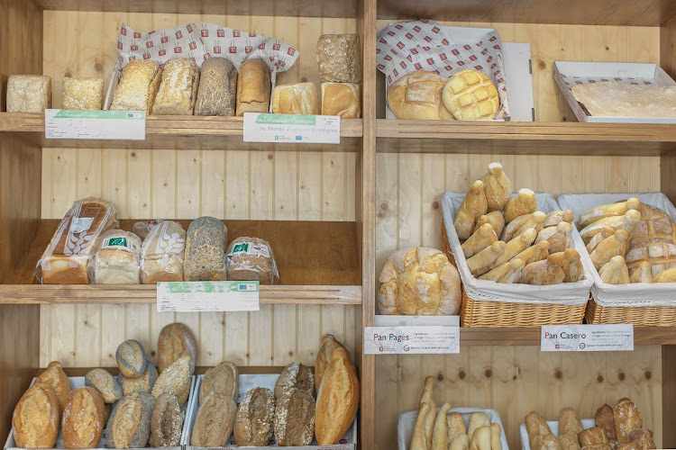 Fotografia tomada fuera de Panaderia La Gracia De Dios Ribera del Beiro - Panadería en Granada, Granada