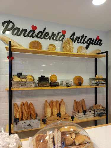 Fotografia tomada fuera de Panadería Antigua - Panadería en Granada, Granada