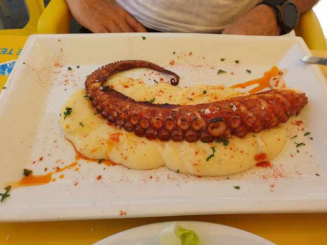 Fotografia tomada fuera de Cafe-Copas El Coto - cafeterías en Coto de Bornos, Cádiz