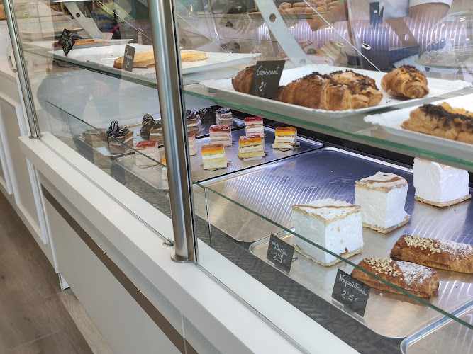 Fotografia tomada fuera de Aleiro Pastelería Artesana - Panadería en Colmenar Viejo, Madrid