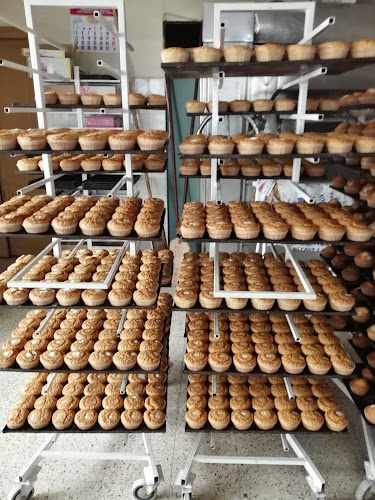 Fotografia tomada fuera de Productos Bellido (Castro del Río) - Pastelería en Doña Mencía, Córdoba