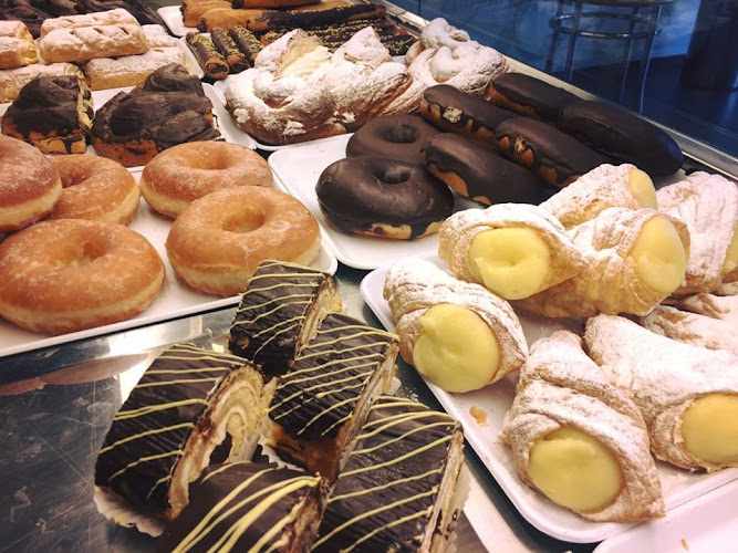 Fotografia tomada fuera de PASTELERÍA La Puríssima. - Pastelería en Castro del Río, Córdoba