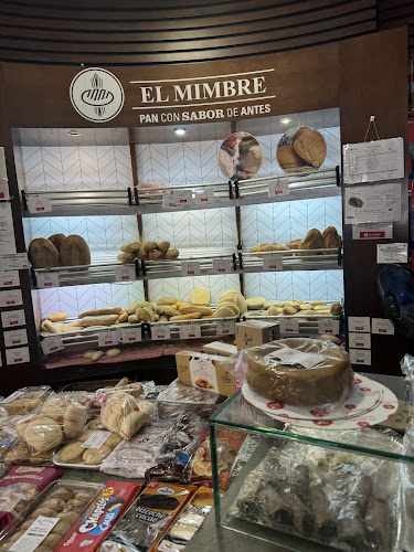 Fotografia tomada fuera de El Mimbre Carmona - Panadería en Álora, Málaga
