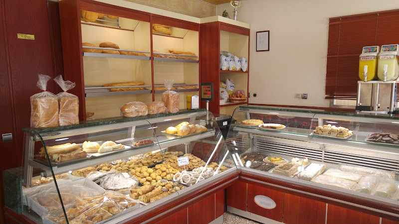 Fotografia tomada fuera de Cafetería La Tahona Márquez S.L. - cafeterías en Alcalá la Real, Jaén