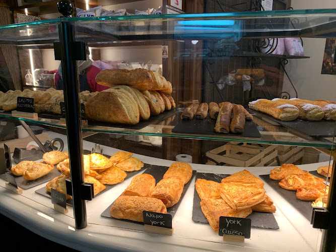 Fotografia tomada fuera de Panadería - Panadería en Alcalá la Real, Jaén