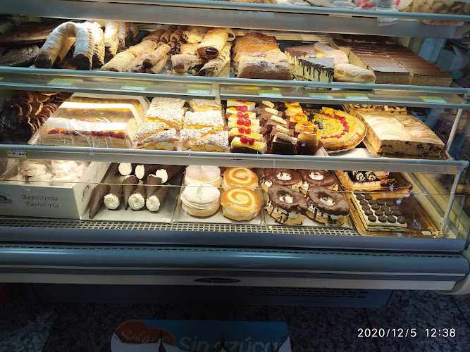 Fotografia tomada fuera de Delicias El Arca - Panadería en Alcalá la Real, Jaén