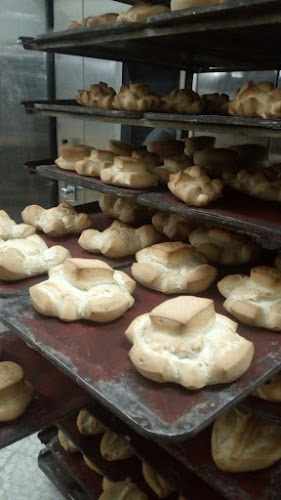 Fotografia tomada fuera de Panadería La Cuesta Cinco S L - Panadería en Alcalá del Río, Sevilla