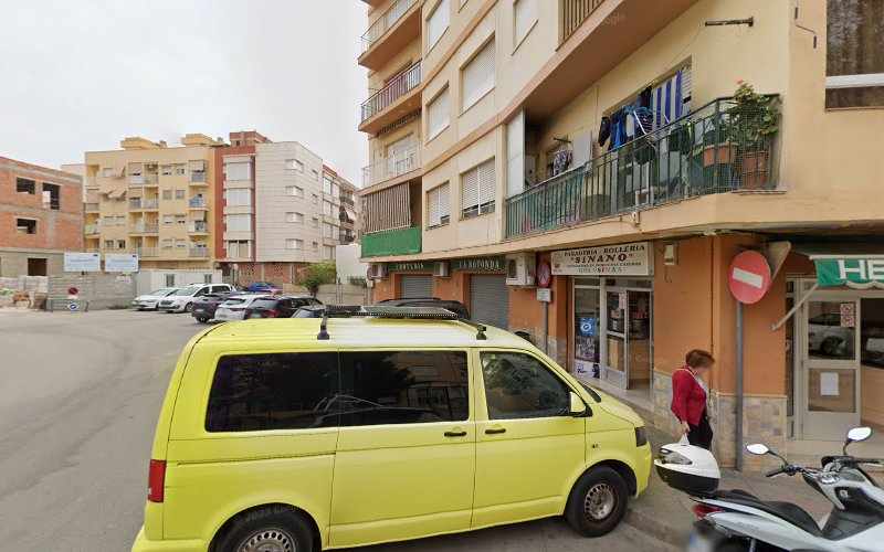 Fotografia tomada fuera de Panadería Sinano - Panadería en Águilas, Murcia