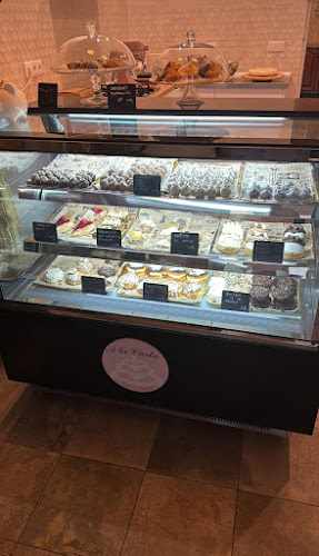 Fotografia tomada fuera de A la carta date un Capricho - Pastelería francesa en Campanario, Badajoz