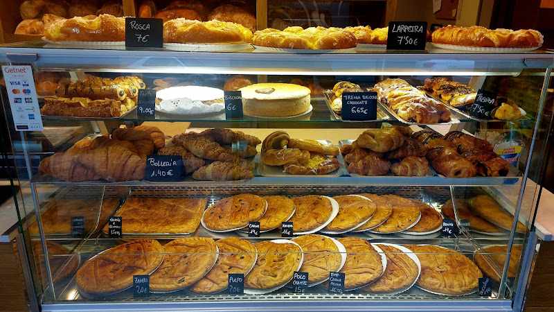 Fotografia tomada fuera de Panadería Grela S.L. - Panadería en Cerceda, A Coruña