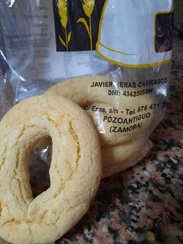 Fotografia tomada fuera de Horno San Miguel - Bufé de dulces y repostería en Pozoantiguo, Zamora