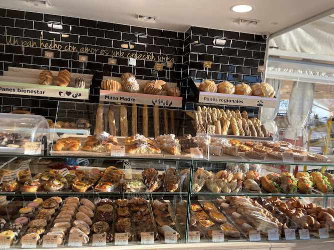 Fotografia tomada fuera de Panadería Granier - Panadería en Fuengirola, Málaga
