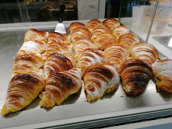 Fotografia tomada fuera de O Melhor Croissant da Minha Rua - Pastelería en Fuengirola, Málaga