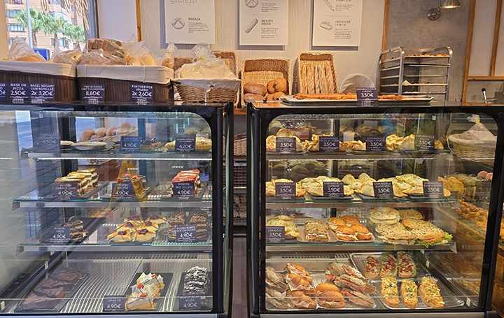 Fotografia tomada fuera de Sana Locura Gluten Free Bakery | Fuengirola - Pastelería en Fuengirola, Málaga