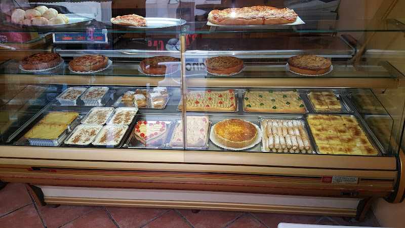 Fotografia tomada fuera de Panadería FACUNDO - Panadería en Ponferrada, León