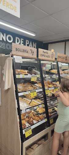 Fotografia tomada fuera de Supermercados El Jamón - Supermercado en Fuengirola, Málaga