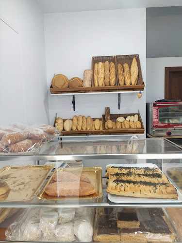 Fotografia tomada fuera de Panaderia Manolo - Panadería en Frigiliana, Málaga