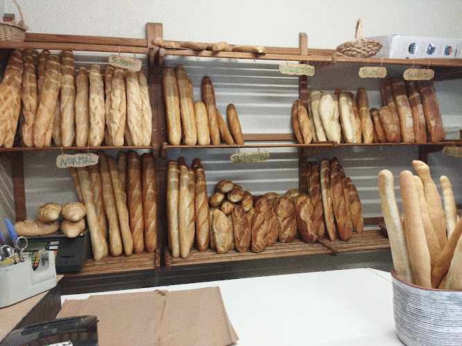 Fotografia tomada fuera de Kandi Okindegia - Panadería en Eskoriatza, Guipúzcoa