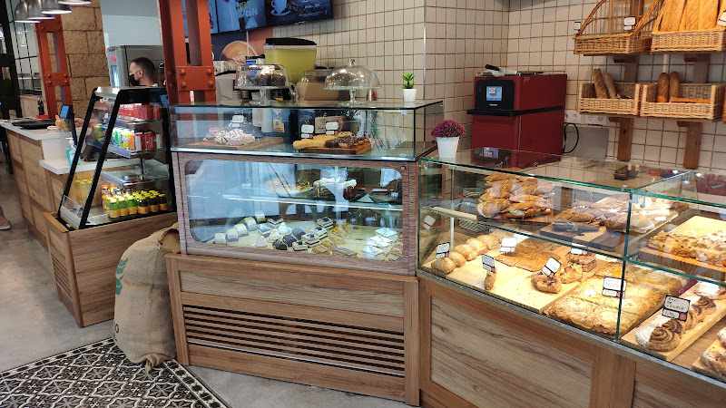 Fotografia tomada fuera de El Molí Pan Y Café - Rambla - cafeterías en Alicante, Alicante