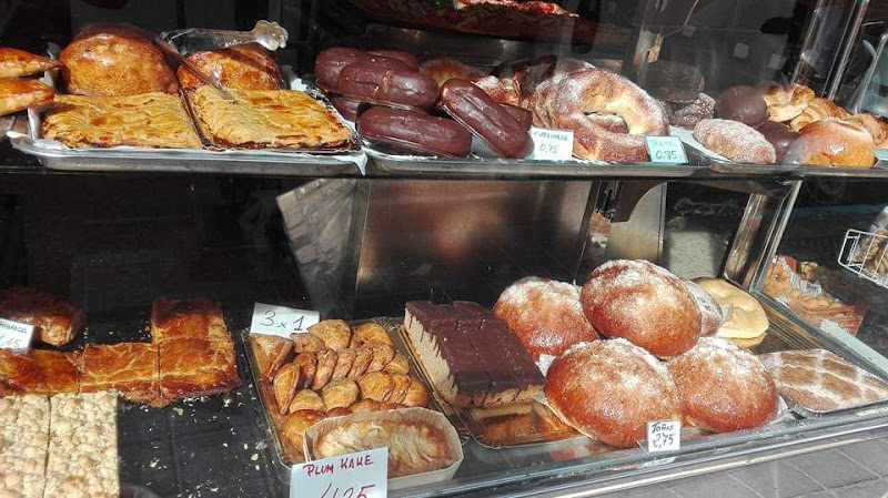 Fotografia tomada fuera de Panadería Frutería Daniel - Panadería en Alicante, Alicante