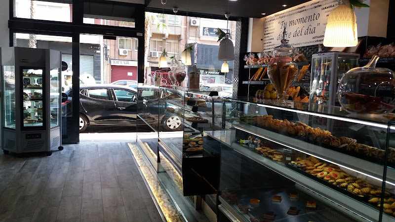 Fotografia tomada fuera de Mazzapan - cafeterías en Alicante, Alicante