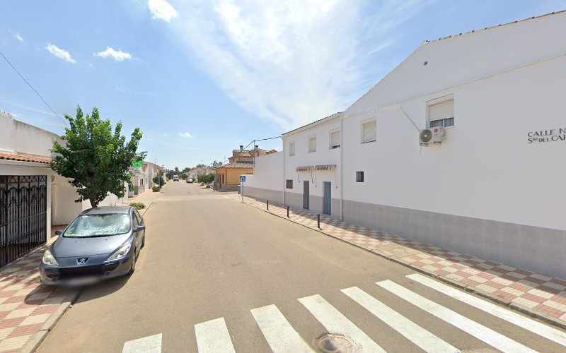 Fotografia tomada fuera de Panadería Calderón - Comercio en Los Guadalperales, Badajoz