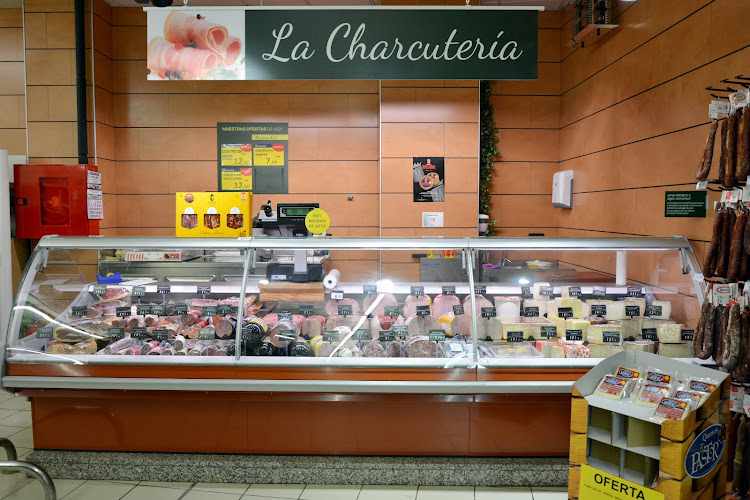 Fotografia tomada fuera de Carrefour Express Puente de Sanabria - Hipermercado en El Puente, Zamora