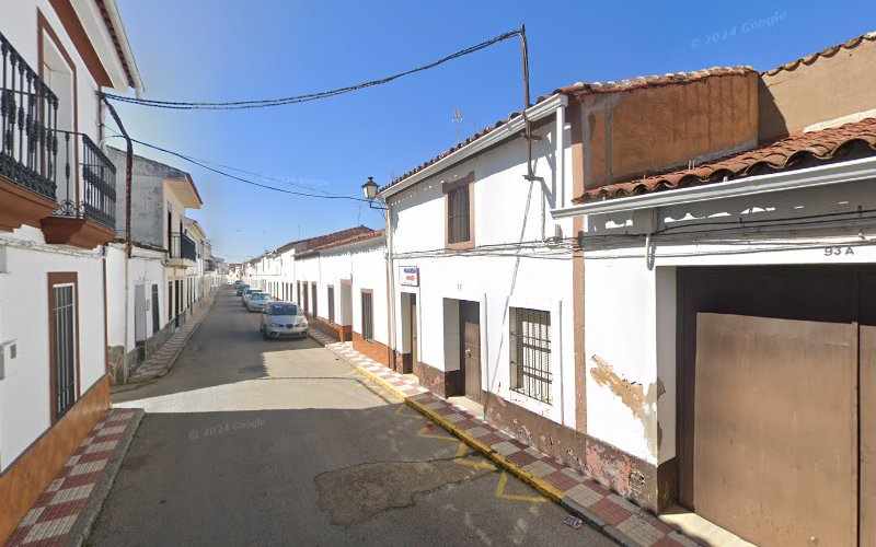 Fotografia tomada fuera de Panaderia Andrés - Panadería en Oliva de la Frontera, Badajoz