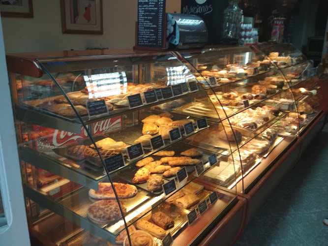 Fotografia tomada fuera de Achonería - Panadería en Puerto de Mazarrón, Murcia