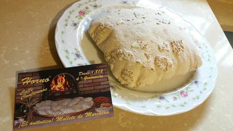 Fotografia tomada fuera de Panadería Hermanos Reina Corpas -Molletes- - Panadería en Marchena, Sevilla
