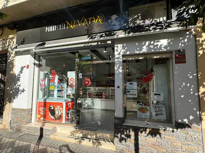 Fotografia tomada fuera de Panadería Nevada - Panadería en Maracena, Granada