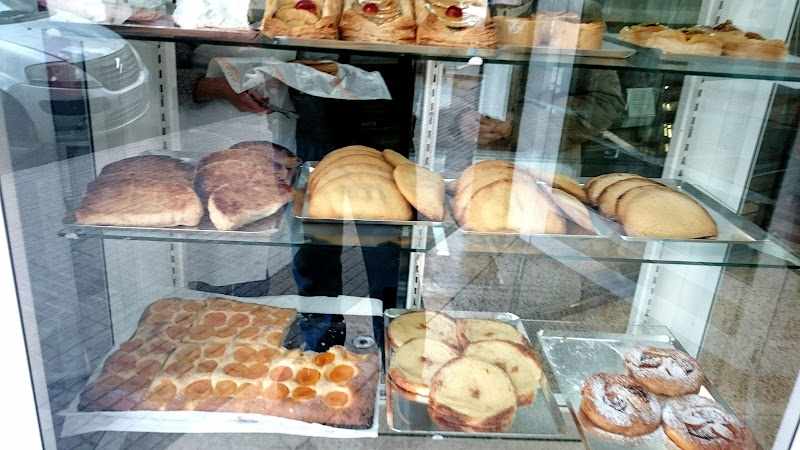 Fotografia tomada fuera de Panaderia pasteleria Cotlliure - Bakery en Palma, Baleares