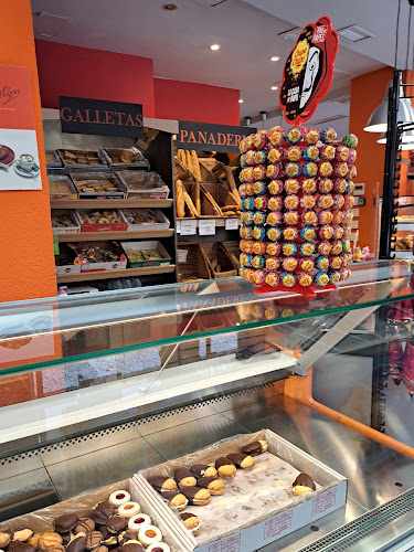 Fotografia tomada fuera de Panadería Pastelería Las Vegas - Pastelería en Zaragoza, Zaragoza