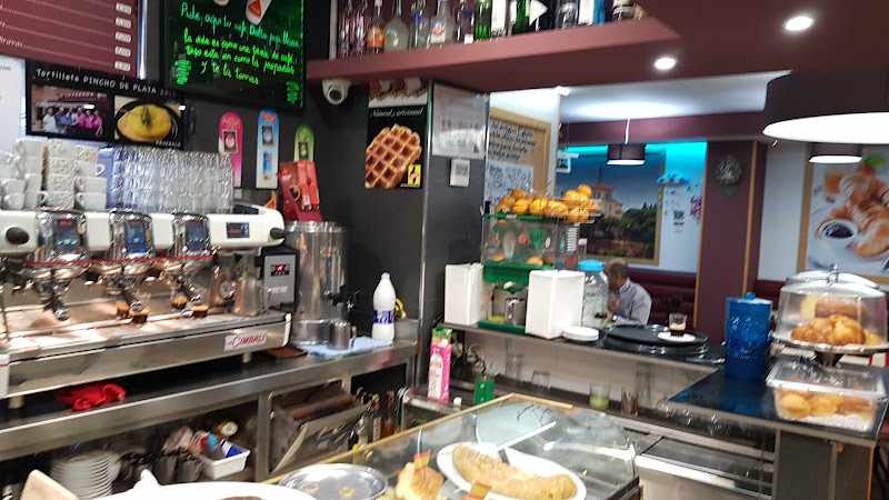 Fotografia tomada fuera de Churrería-Cafetería La Parada - Churrería en Villaviciosa de Odón, Madrid